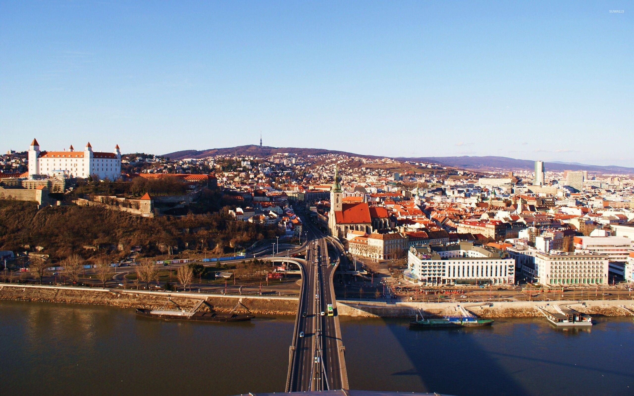 Ciudad junto al Danubio